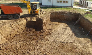 Рытье котлованов под фундамент в Печоре – цена от 2549 руб. за м3 | 2Землекопа-Пчр