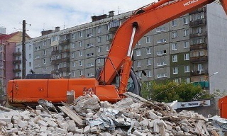 Вывоз строительного мусора с участка в Печоре недорого от 1529 руб. | 2Землекопа-Пчр