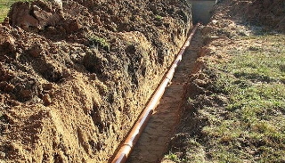 Копка траншей для водопровода в Печоре: цена за метр от 918 руб.